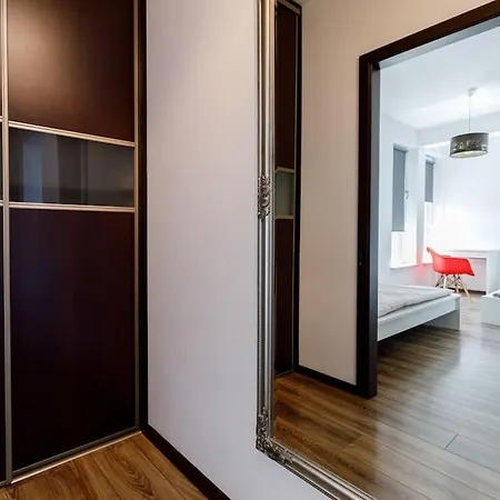 сlose-urban Chic - Great Location - 2 Bedrooms& Legnicka Apartman