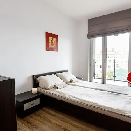 Apartment сlose-urban Chic - Great Location - 2 Bedrooms& Legnicka *