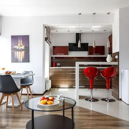 сlose-urban Chic - Great Location - 2 Bedrooms& Legnicka Appartement Wrocław
