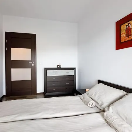 сlose-urban Chic - Great Location - 2 Bedrooms& Legnicka * Breslavia