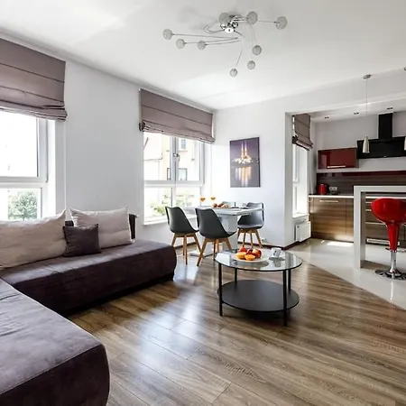 сlose-urban Chic - Great Location - 2 Bedrooms& Legnicka Apartment Breslau