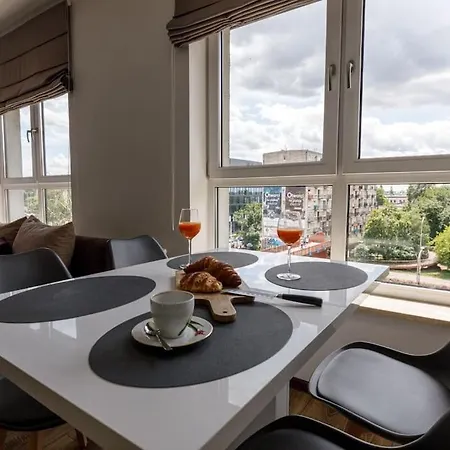 Apartamento сlose-urban Chic - Great Location - 2 Bedrooms& Legnicka Breslavia