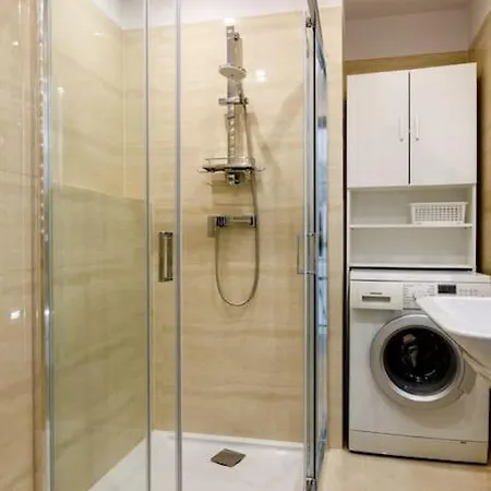 сlose-urban Chic - Great Location - 2 Bedrooms& Legnicka